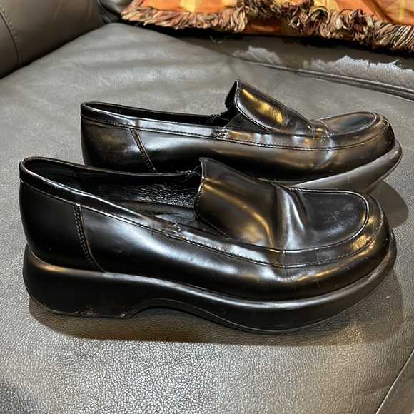Black Dansko shoes. Size 41/10. Lightly used - Picture 2 of 6
